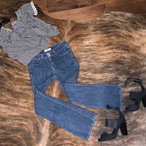 Levi’s  526 Slim Boot Mid Rise Jean 🌼